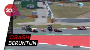 Detik-detik Lorenzo Tabrak Rossi, Vinales, dan Dovizioso