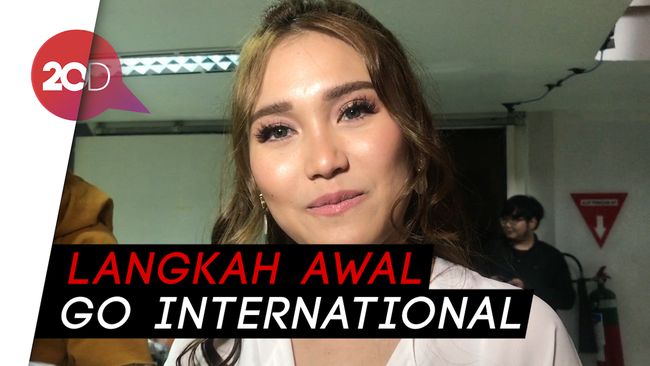 Ayu Ting Ting Bersyukur Lagu Barunya Jadi Trending Di Youtube