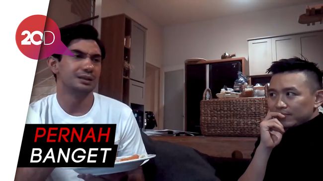 Reza Rahadian Curhat Soal Diputusin Pacar Reza Rahadian Curhat Soal Diputusin Pacar