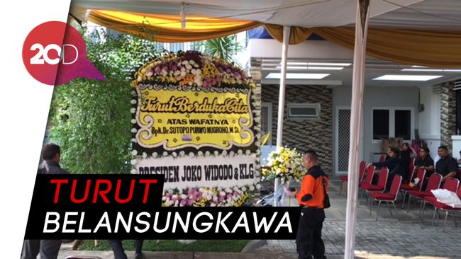  Jokowi  SBY Kirim Karangan  Bunga  Untuk Sutopo
