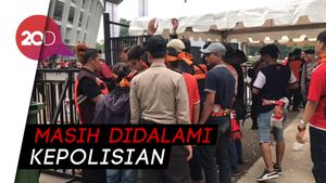 Polisi Amankan 30 Suporter Diduga Bobotoh di GBK