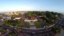 Melihat dari Langit saat KPK Geledah Rumah Dinas Gubernur Kepri Melihat dari Langit saat KPK Geledah Rumah Dinas Gubernur Kepri