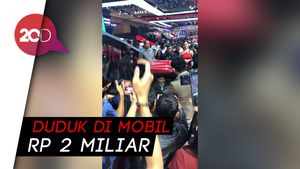 Coba Mobil Sport, Kaesang Jadi Perhatian Pengunjung GIIAS