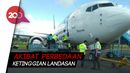 Pesawat Sriwijaya Keluar Landasan saat Parkir di Bandara Kendari Pesawat Sriwijaya Keluar Landasan saat Parkir di Bandara Kendari