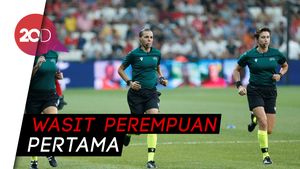 Kisah Wasit Perempuan di Balik Kemenangan Liverpool