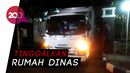 Imam Nahrawi Boyong Barang-barangnya dari Rumah Dinas Imam Nahrawi Boyong Barang-barangnya dari Rumah Dinas