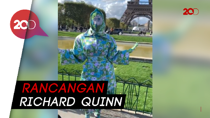 Bikin Pangling Cardi B Kenakan Bodysuit Bermotif Bunga Di Paris