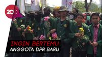 Mahasiswa Kembali Beraksi di Sekitar Gedung DPR