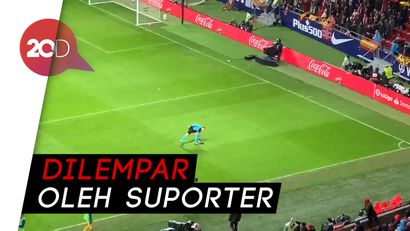 Bikin Gol ke Gawang Atletico, Messi Dilempar Payung