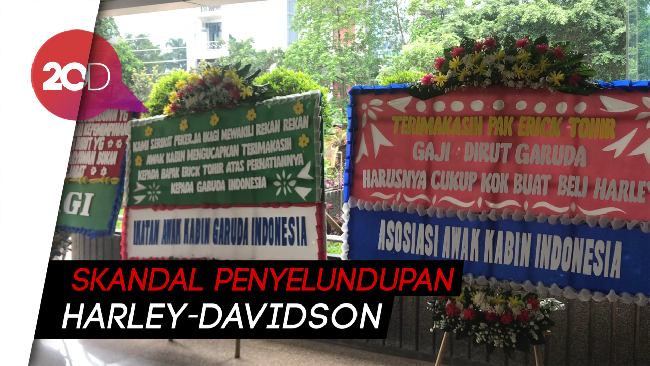  Karangan  Bunga  Penuhi Kementerian BUMN Usai Pencopotan 