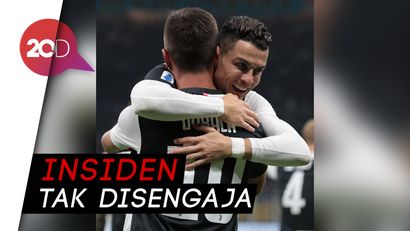 Waduh, Ronaldo dan Dybala Kedapatan Ciuman  