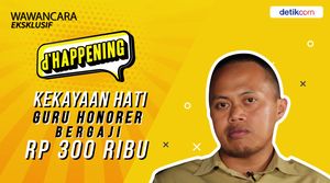 Doa Ibu dan Berkah Gaji Rp 300 Ribu Guru Honorer