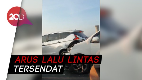 Kecelakaan Beruntun Terjadi di Tol Japek
