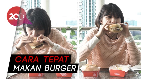 Benarkah Makan Burger Harus Dibalik Biar Nggak Berantakan?