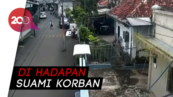 Detik-detik Ibu Hamil Ditabrak Pemobil di Palmerah
