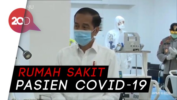 Pakai Masker dan Sarung Tangan, Jokowi Tinjau Wisma Atlet