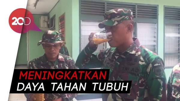 Istri-istri TNI Racik Jamu untuk Lindungi Suami dari Corona