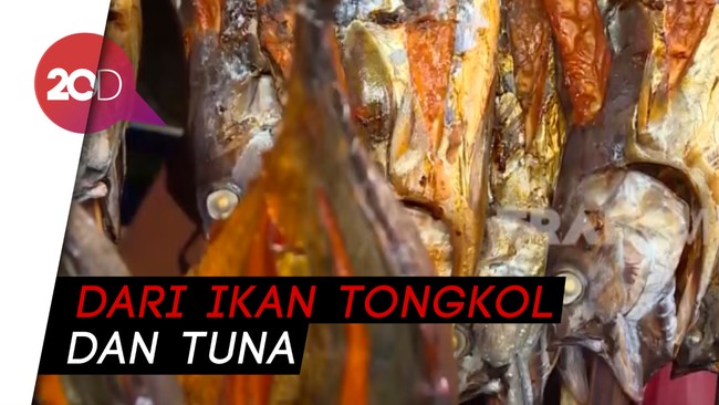 Nikmatnya Kue Cara Ikan Asar Khas Maluku