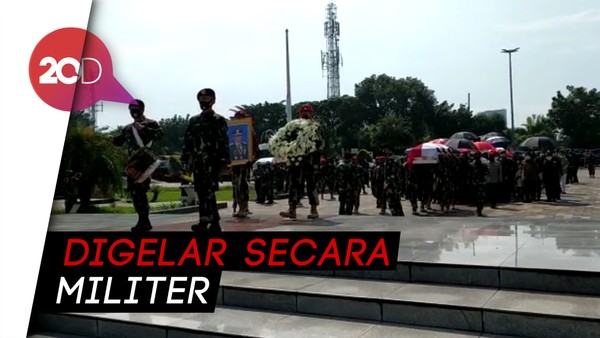 Usai Upacara Persemayaman, Jenazah Pramono Diberangkatkan ke TMP Kalibata
