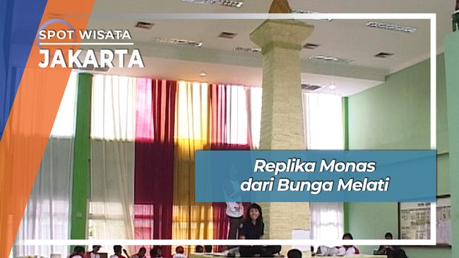 Replika Monas dari  Bunga  Melati  Jakarta