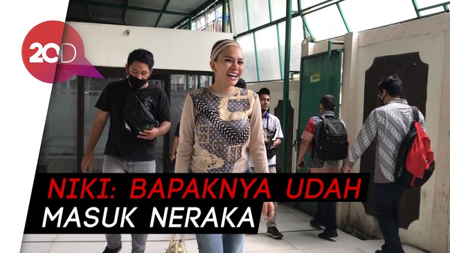 Nikita Mirzani Tegaskan Tak Ada Hari Ayah Bagi Anak-anaknya 