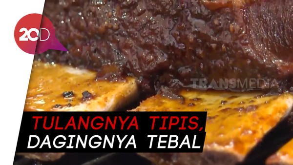 Melahap Iga Bakar Barbar, Beratnya Lebih dari 1 Kilogram