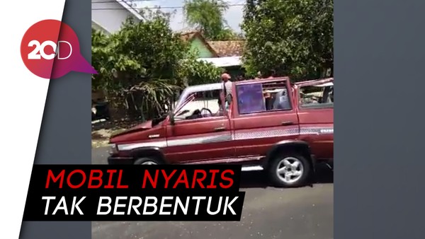 Kecelakaan Fatal Truk Vs Kijang di Tuban, 5 Orang Sekeluarga Tewas