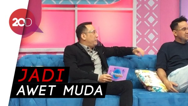 Sonny Tulung Jalani Terapi Lintah Demi Kesehatan
