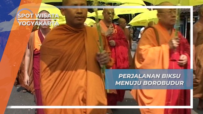 Perjalanan Biksu Menuju Acara Waisak Nasional Borobudur, Magelang