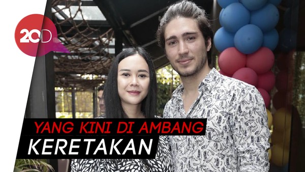 Lihat Lagi Momen Pernikahan Aura Kasih-Eryck Amaral