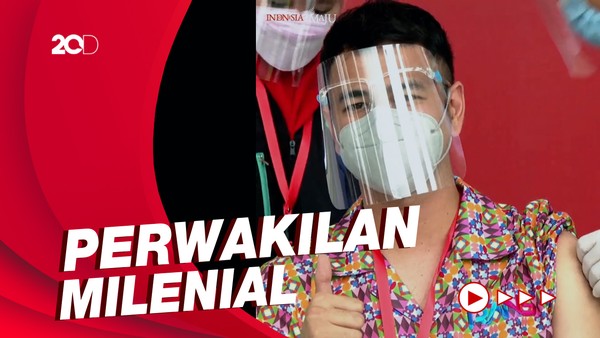 Raffi Ahmad Disuntik Vaksin