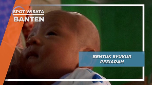 Hayati, Peziarah Dengan Niat Syukur Karena Dikaruniai Anak Laki-laki, Banten