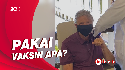 Momen saat Bill Gates Divaksinasi Momen saat Bill Gates Divaksinasi