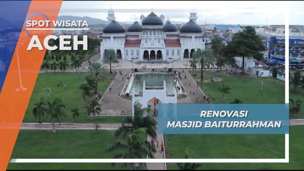 Tujuh Kubah Empat Menara Masjid Baiturrahman Banda Aceh