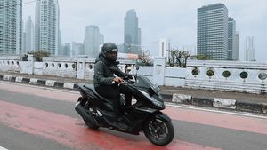 Jajal PCX 160 di Jalanan Jakarta