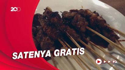 Lomba Makan Sate Kambing 15 Detik Di Blitar, Siapa Berani?