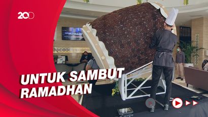 Unik! Ada Replika Bedug Berlapis Ribuan Kembang Goyang