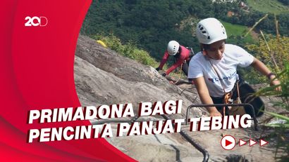 Menjajal Panjat Tebing Via Jalur Verrata di Gunung Parang