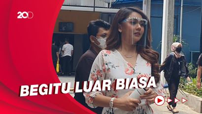 Kebahagiaan Jenita Janet Dapat Kado Peternakan Sapi dari Suami