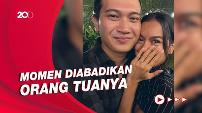 Ekspresi Haru Eva Celia Dilamar Saat Ulang Tahun