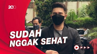 Jonathan Frizzy Kukuh Ingin Cerai dari Dhena Devanka