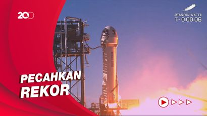 Momen Peluncuran Aktor 90 Tahun ke Luar Angkasa
