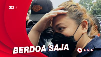 Jalani Pemeriksaan Lanjutan, Anak Nia Daniaty: Masih Sakit Ini