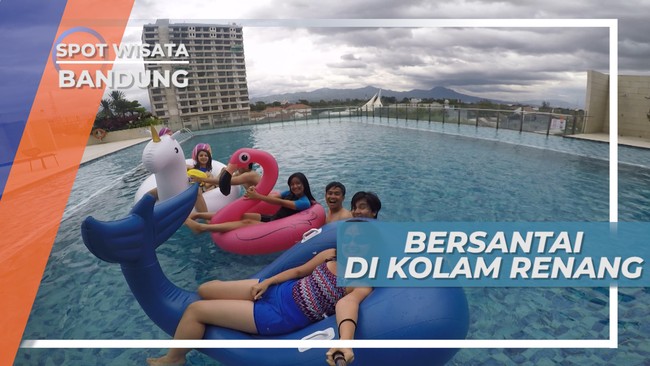 Saatnya Santai Tepi Kolam Renang, Bandung
