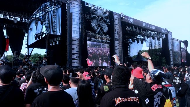 Burgerkill Sukses Buat Penonton Hammersonic 2017 Mosing 