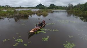 Asyiknya Wisata Perahu Danau Padong Pangeran!
