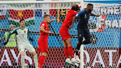 Gol Samuel Umtiti! Prancis 1-0 Belgia
