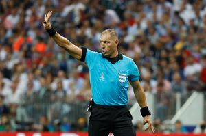Wasit Final Piala Dunia Dituding Blunder, Menurut Anda?