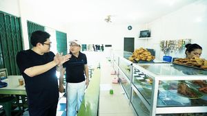 Ini Cara Dapat Perhatian Saat Pesan di Warteg