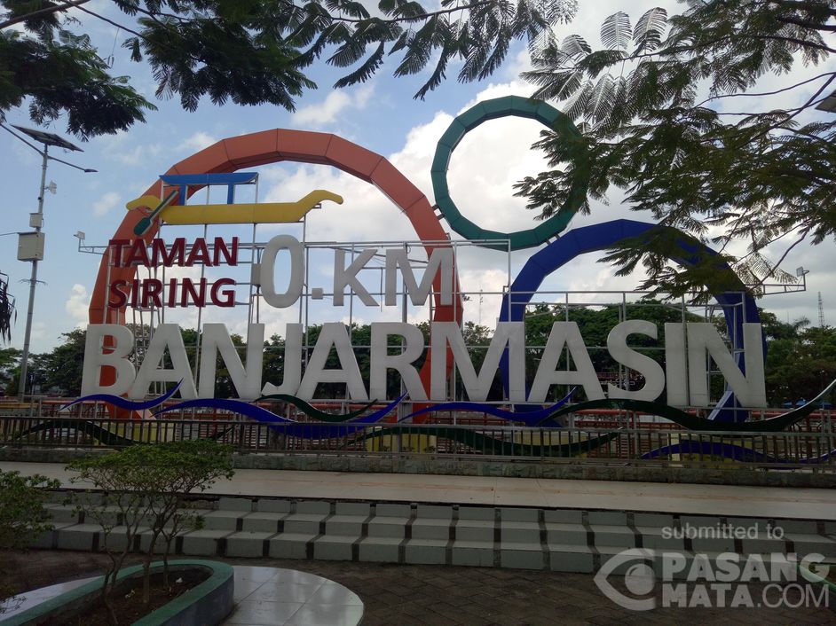 Taman Siring 0 Km Banjarmasin.